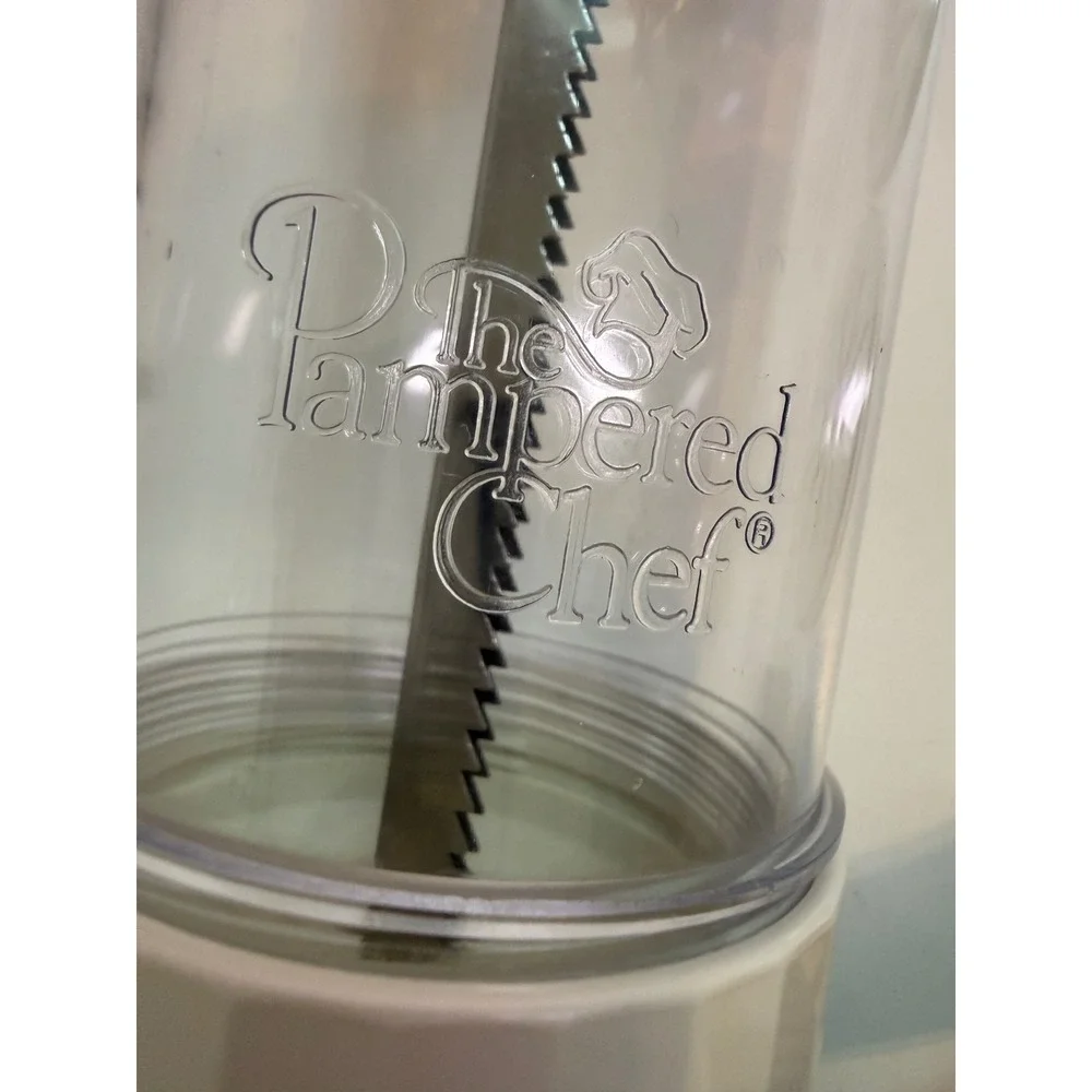 Pampered Chef Cookie Press 1525 White Clear with 16 Shaping Discs Spritz Maker